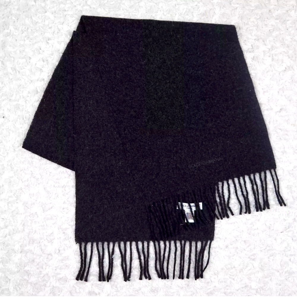 DOLCE & GABANNA ❤️ NEWLY
LISTED! SCARF 11.5"x58" UNISEX